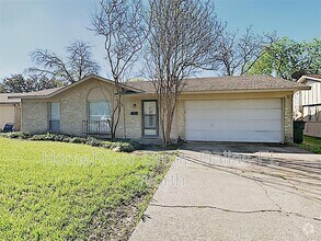 Building Photo - 2106 Austin Dr