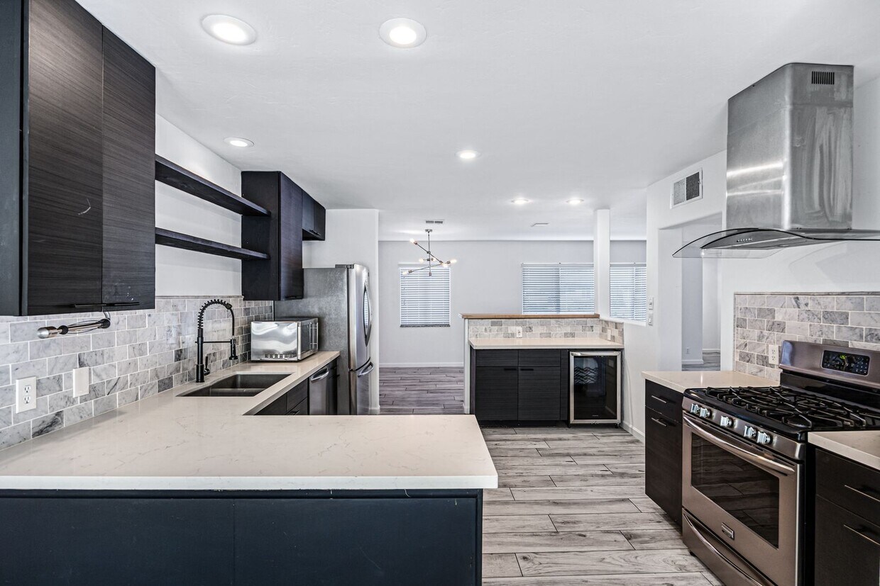 Primary Photo - Now Leasing – Fully Updated Scottsdale Home!