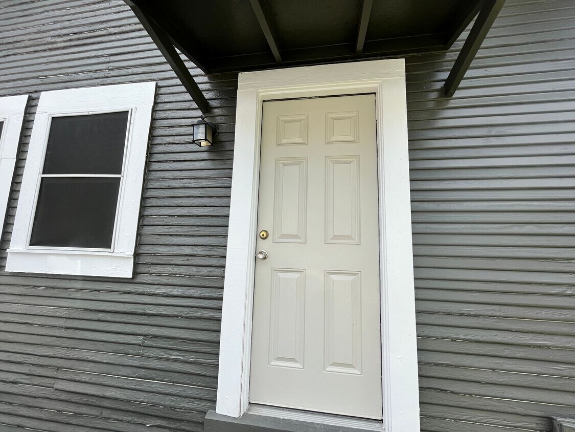 Foto principal - 102 Stiles St