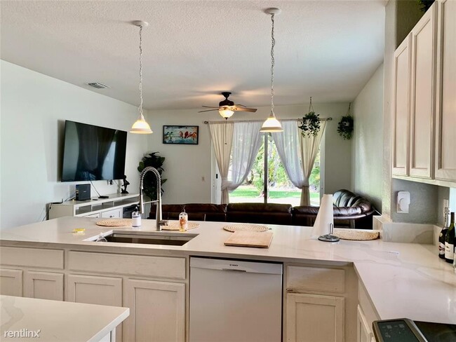 Building Photo - 3 br, 2 bath House - 9139 Citrus Isle Ln