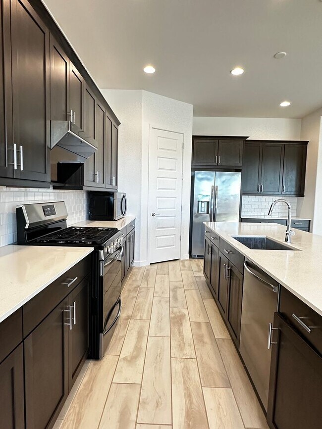Foto del edificio - LIKE NEW GATED CHANDLER COMMUNITY 3 BEDROO...