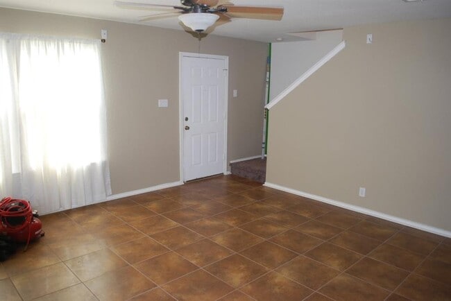 Building Photo - 161 Beech Dr
