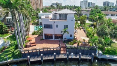 Building Photo - 1121 Bel Air Dr