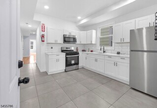 Building Photo - 155 Fairmount Ave