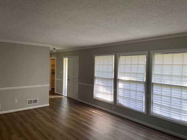 Foto del edificio - For Rent