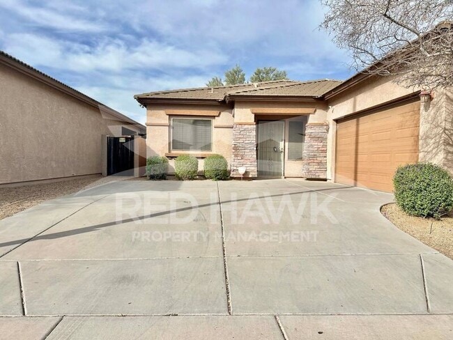 Photo - 1090 S Maverick St House