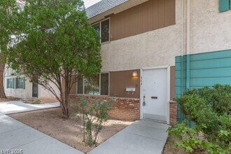 Building Photo - 343 Greenbriar Townhouse Way