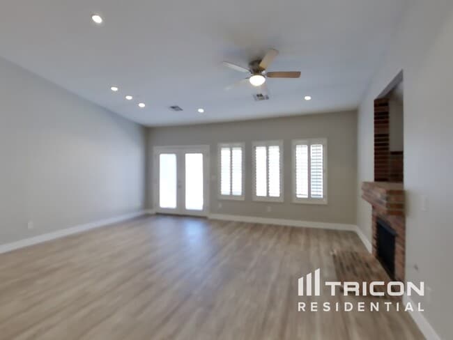 Foto del edificio - 6440 Sundown Heights Ave