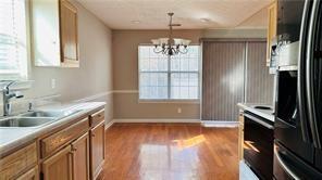 Building Photo - 477 Village Cir