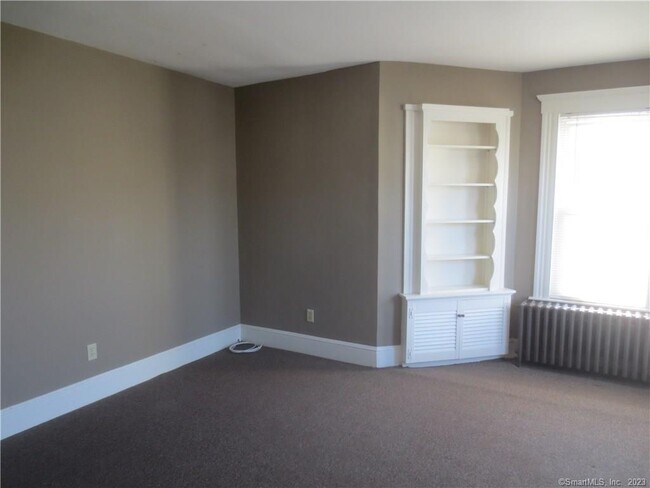 Foto del edificio - 276 Brightwood Ave