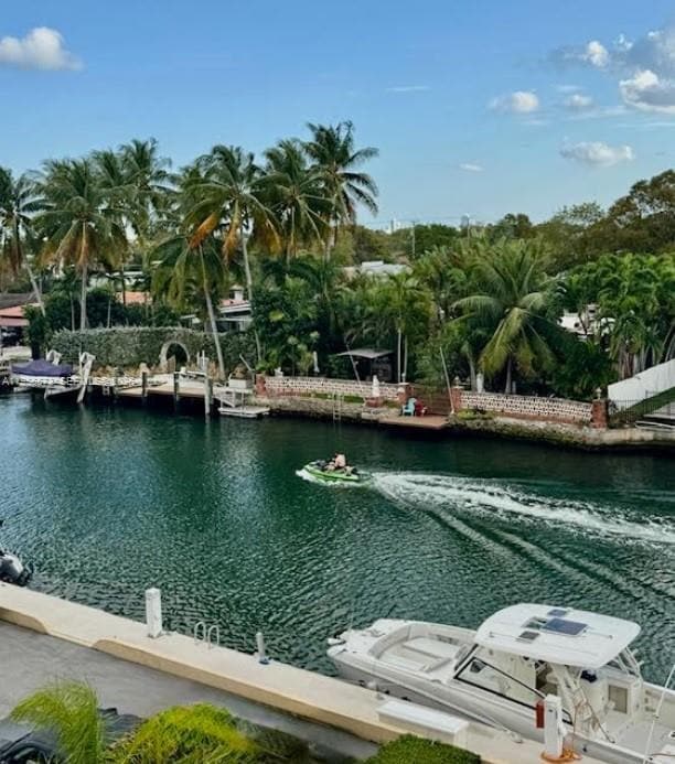 Foto del edificio - 2020 NE 135th St