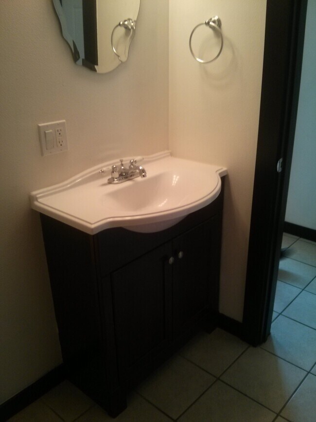 Downstairs Bath - 4845 Delridge Way SW
