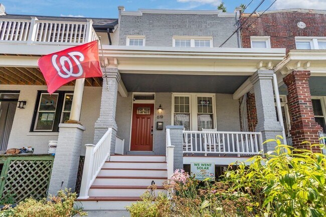 Building Photo - Elegant 3-Bedroom Rowhome in Edgewood| 2 p...
