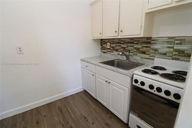Foto del edificio - 777 NE 85th St