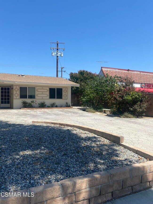 Building Photo - 1256 Sycamore Dr