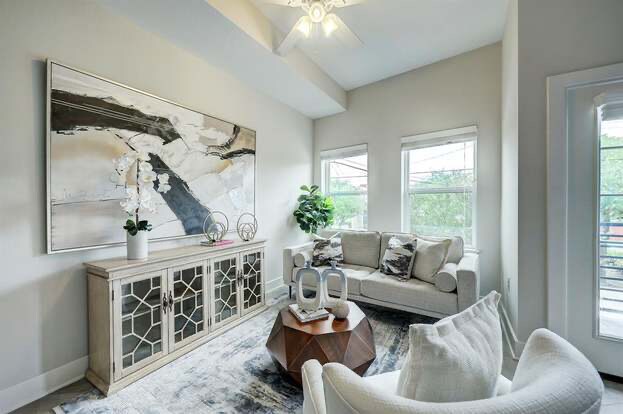 Building Photo - 1011 Studemont St