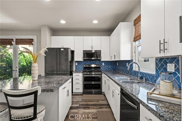 Building Photo - 817 S Anaheim Blvd