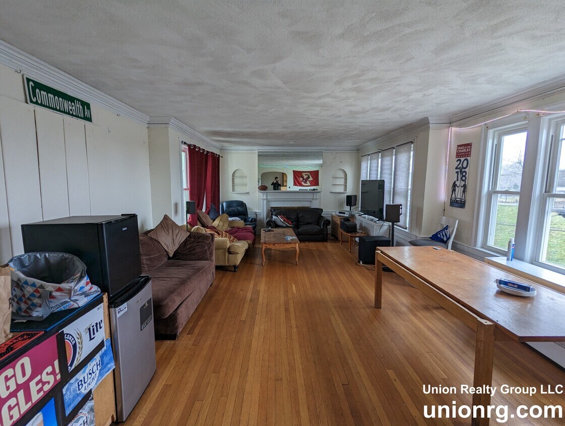 28 Unit 2, Arlington, MA 02476 Condo for Rent in Arlington, MA