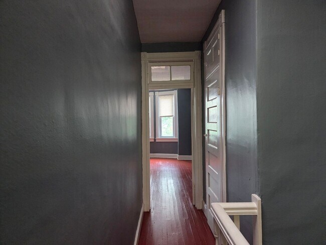 Building Photo - 406 S Macon St.