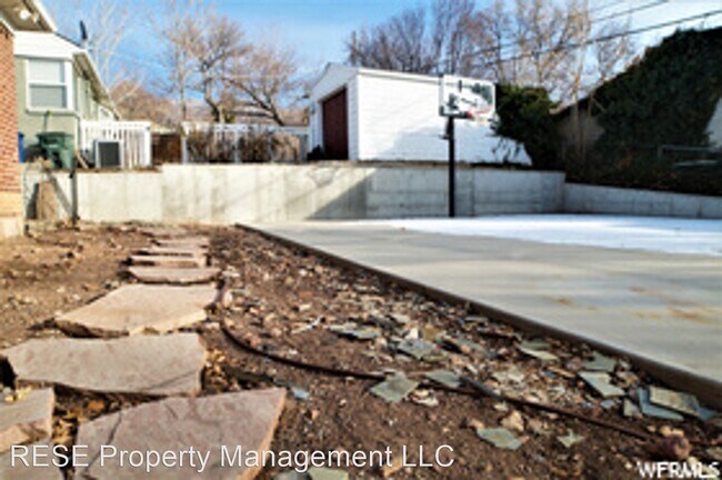 Foto del edificio - 4 br, 2 bath House - 2548 E Commonwealth A...
