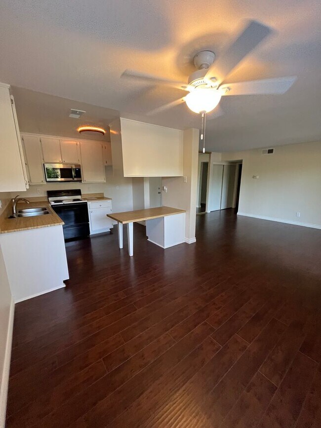 Foto del edificio - Ground-Floor Living in a Desirable 55+ Thousand Oaks Community