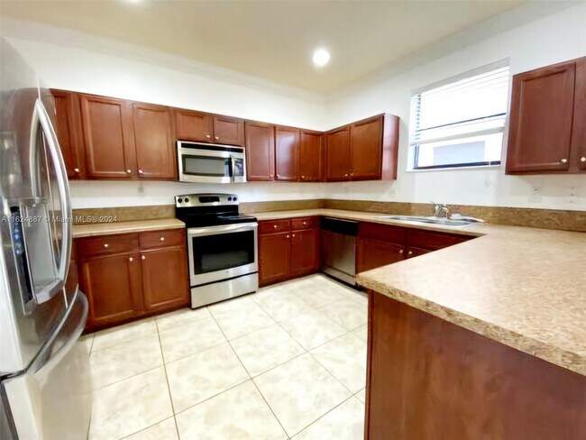 Foto del edificio - 570 SE 34th Ave