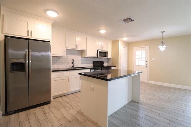 Foto del edificio - 4367 Kinloch Dr