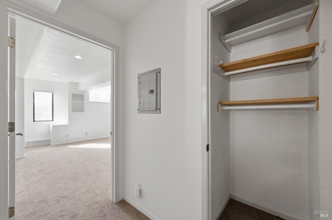 Building Photo - 12 Byron Cir