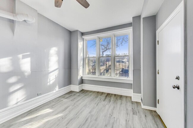Foto del edificio - 2438 W 25th St