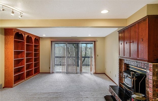 Building Photo - 5295 Ponderosa Dr S