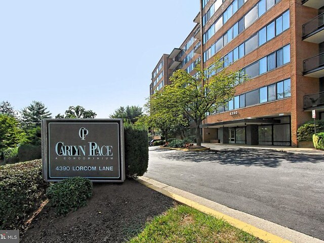 Foto del edificio - 4390 Lorcom Ln
