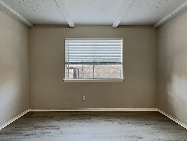 Foto del edificio - 23414 Cimber Ln