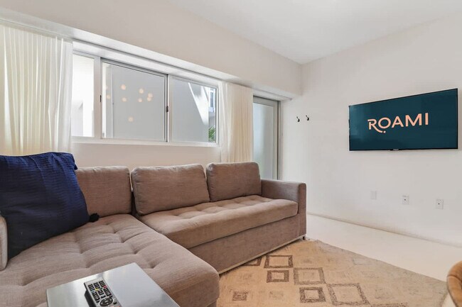 Foto del edificio - 250 Collins Ave