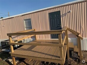 Building Photo - 112 Laureti Ln