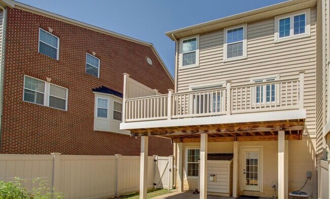 Foto del edificio - 3223 Careysbrook Ct