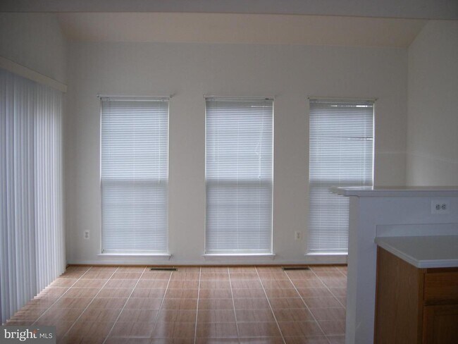 Building Photo - 9778 Lorraine Carol Way