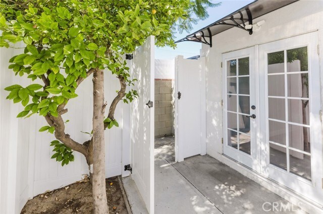 Foto del edificio - 8407 Terhune Ave