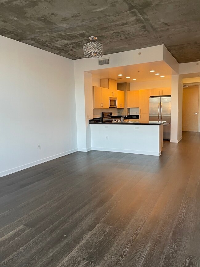 Building Photo - 311 2nd St