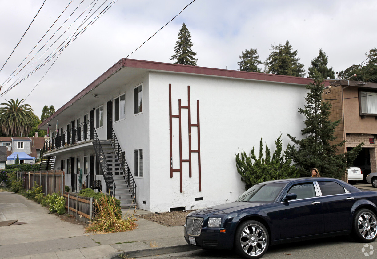 Primary Photo - 3701 Fruitvale Ave