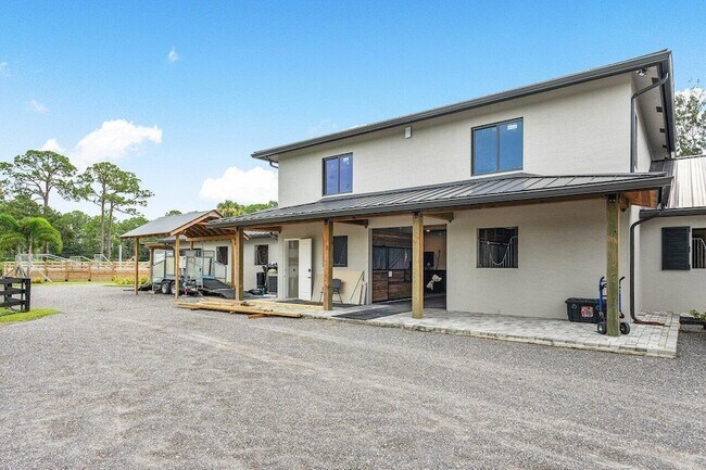 Foto del edificio - 14843 Gruber Ln