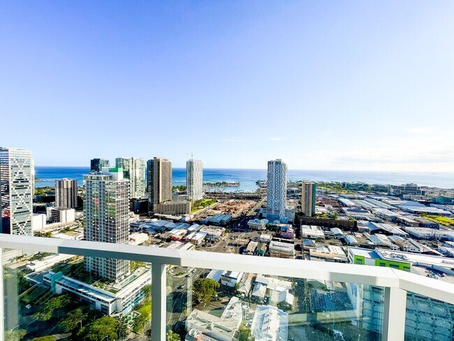 Foto del edificio - Furnished Symphony Condo with Direct Ocean Views and Two Parking