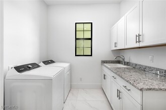 Building Photo - 9675 Moonflower Ct