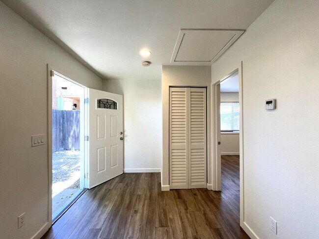 Foto del edificio - 1629 Kendall Dr