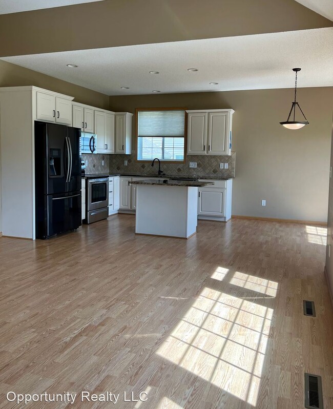 Building Photo - 4 br, 3 bath House - 3614 Kenosha Dr NW