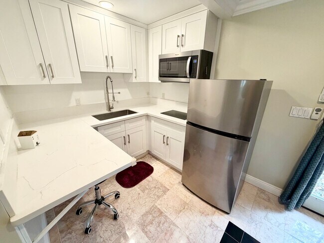 Foto del edificio - Furnished Studio, San Marino, separate back house