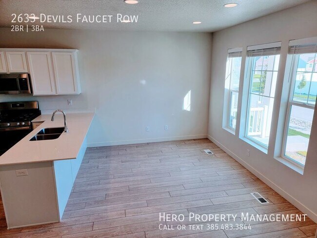 Foto del edificio - Stunning BRAND NEW Townhomes!