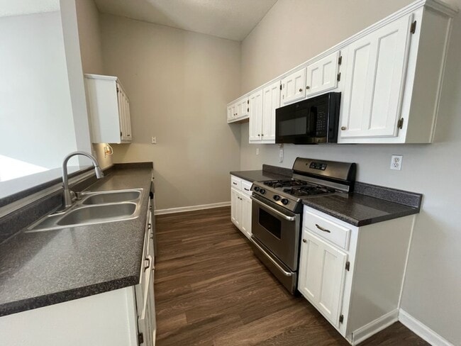 Building Photo - Adorable home in Ross Point Farms