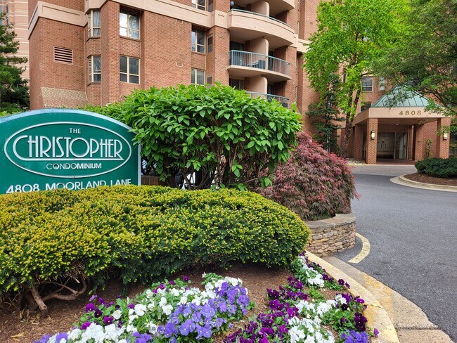 Building Photo - 4808 Moorland Ln