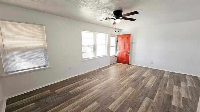 Foto del edificio - 3633 SE 27th St