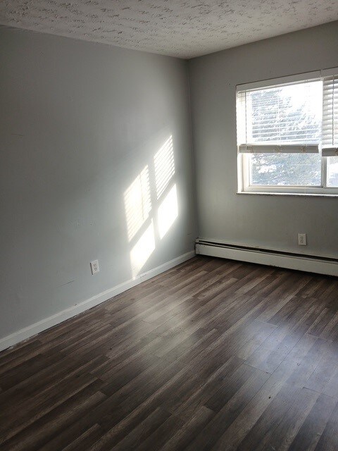 Foto del edificio - 7919 Lake Ave